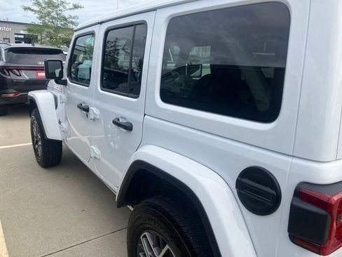Certified 2025 Jeep Wrangler Unlimited Sahara AWD/4WD image 5