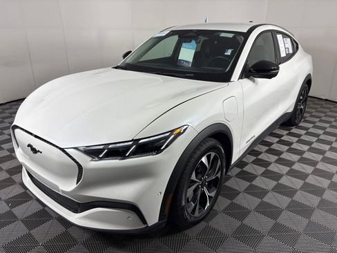 Certified 2024 Ford Mustang Mach-E Select image 3