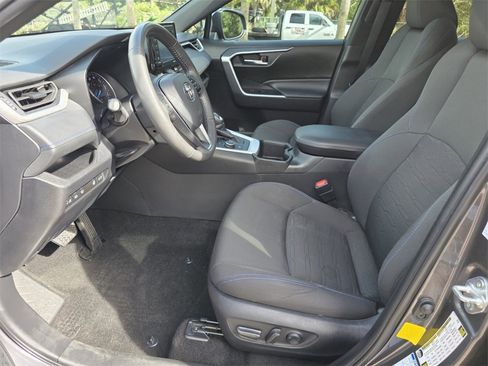 Certified 2022 Toyota RAV4 SE image 24
