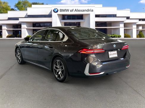 Used 2026 BMW 530i xDrive w/ Premium Package AWD/4WD image 7