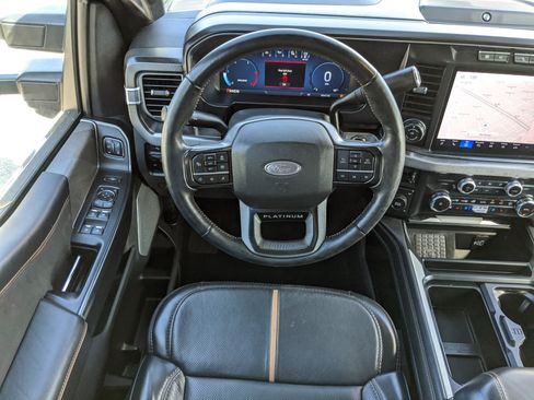 Used 2024 Ford F250 Platinum image 18