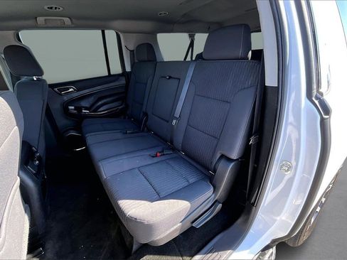 Used 2018 Chevrolet Suburban LS w/ All-Season Package image 28