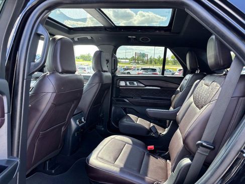 Used 2025 Ford Explorer Platinum w/ LUX Leather Package AWD/4WD image 11