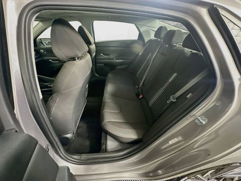 Used 2025 Hyundai Elantra SEL FWD image 28