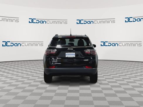 Used 2023 Jeep Compass Latitude AWD/4WD image 7