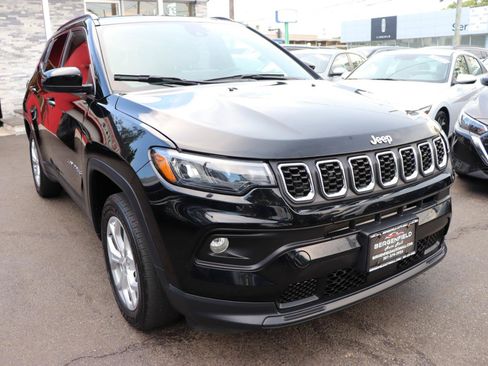 Used 2024 Jeep Compass Latitude AWD/4WD image 7