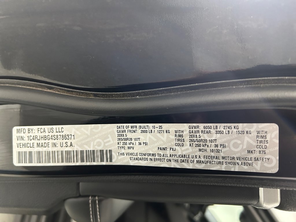 Used 2025 Jeep Grand Cherokee Limited AWD/4WD image 18