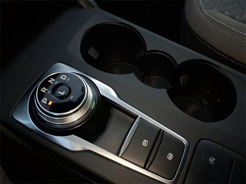 Used 2020 Ford Escape SE image 24