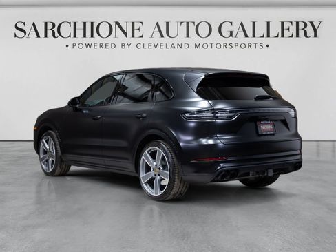 Used 2023 Porsche Cayenne Turbo AWD/4WD image 9