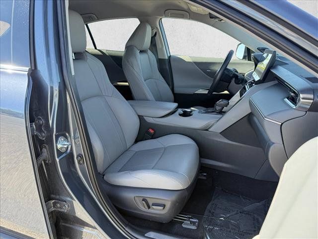 Used 2024 Toyota Venza Limited AWD/4WD image 13
