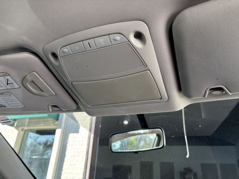 Used 2017 Nissan Rogue S image 33