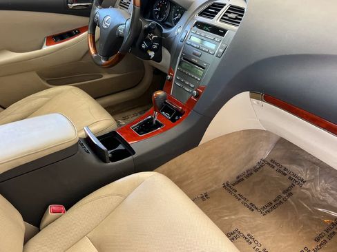 Used 2010 Lexus ES 350 FWD image 16
