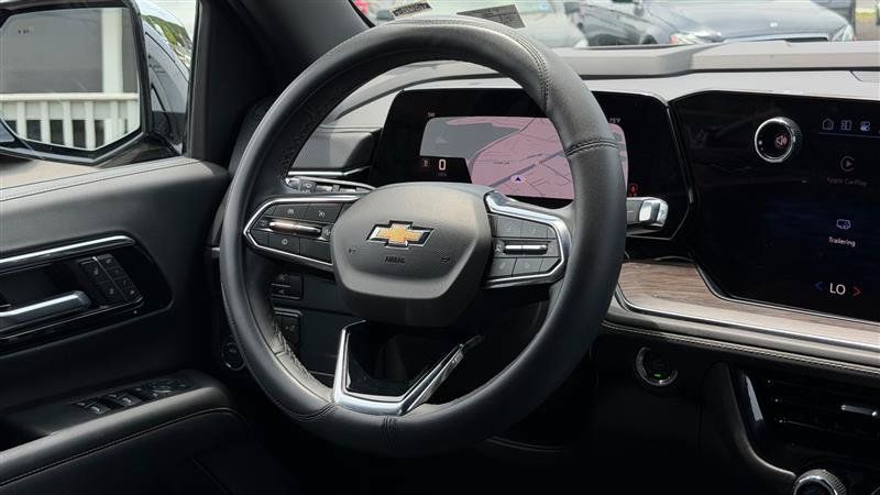 Used 2026 Chevrolet Suburban Premier RWD image 28