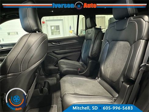 New 2025 Jeep Grand Cherokee L Altitude image 27