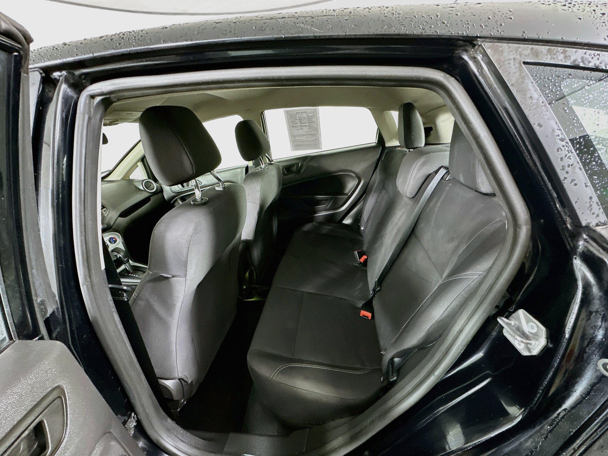 Used 2018 Ford Fiesta SE FWD image 25