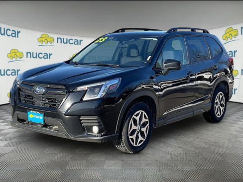 Used 2023 Subaru Forester Premium image 3