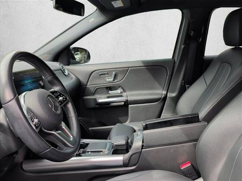 Used 2022 Mercedes-Benz GLA 250 w/ Premium Package Lite image 10