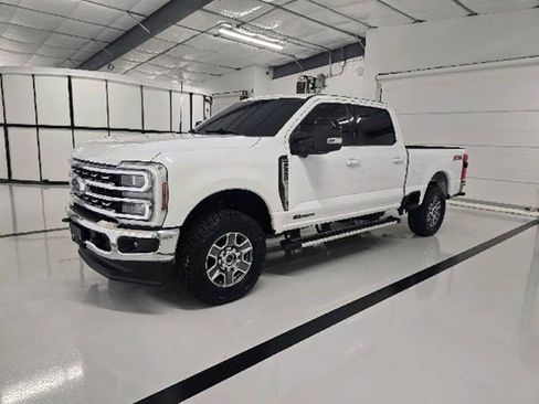 Used 2024 Ford F250 Lariat w/ FX4 Off-Road Package AWD/4WD image 5