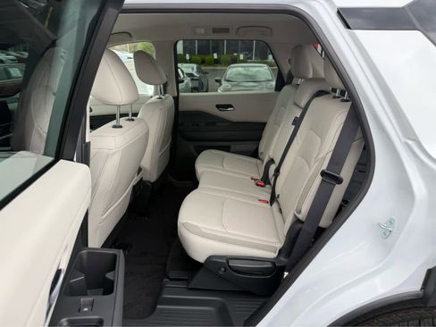 New 2026 Nissan Pathfinder SL AWD/4WD image 15