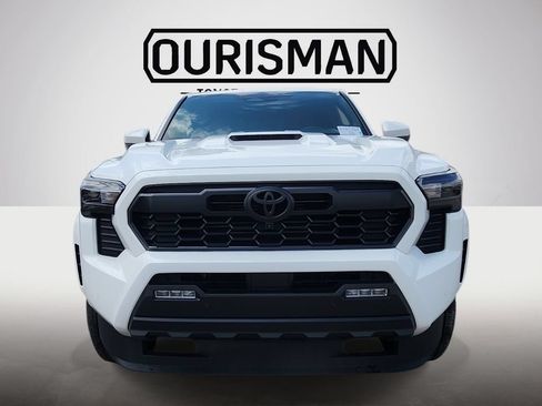 Used 2025 Toyota Tacoma TRD Sport w/ TRD Sport Premium Package AWD/4WD image 2