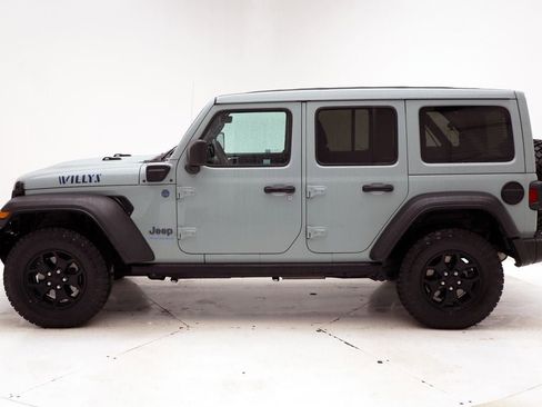 Used 2023 Jeep Wrangler Unlimited w/ Sun & Screen Package image 6