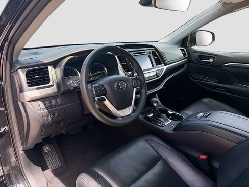 Used 2019 Toyota Highlander Limited Platinum AWD/4WD image 27