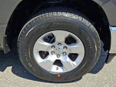 Used 2022 RAM 1500 Big Horn AWD/4WD image 8