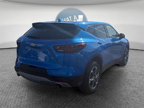 Certified 2025 Chevrolet Blazer LT image 3