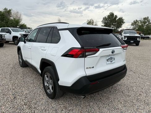 Used 2022 Toyota RAV4 LE AWD/4WD image 8