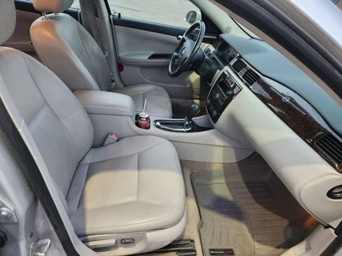 Used 2012 Chevrolet Impala LTZ FWD image 18