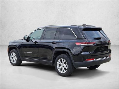 Used 2023 Jeep Grand Cherokee Limited image 7