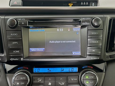 Used 2018 Toyota RAV4 XLE FWD image 19