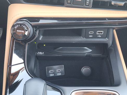 Used 2025 Lexus NX 250 FWD w/ Premium Package image 23