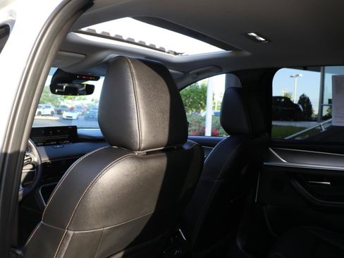 Certified 2025 MAZDA CX-90 Plug-In Hybrid w/ Preferred AWD/4WD image 11