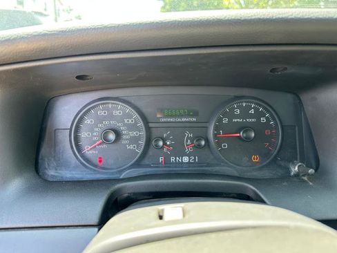 Used 2011 Ford Crown Victoria Police Interceptor image 5