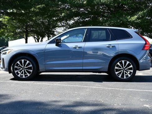 Certified 2024 Volvo XC60 B5 Core w/ Climate Package AWD/4WD image 4