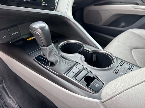 Used 2022 Toyota Camry XSE w/ Navigation Package image 26