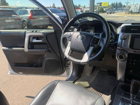 Used 2018 Toyota 4Runner Limited AWD/4WD image 6