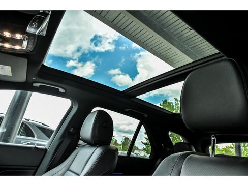 Used 2021 Mercedes-Benz GLE 350 4MATIC w/ Premium Package image 11