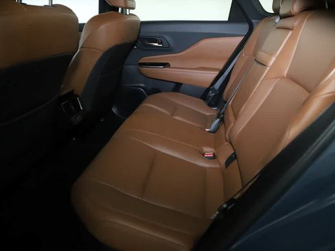 Certified 2025 Toyota Crown Signia AWD/4WD image 14