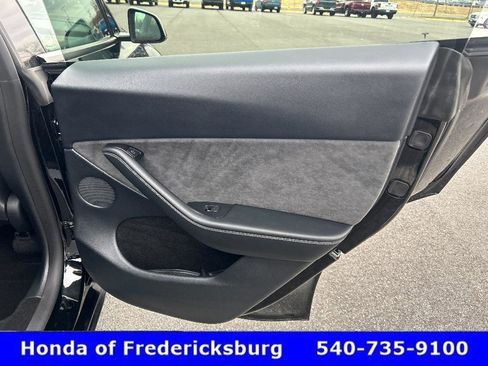 Used 2024 Tesla Model Y Performance image 14