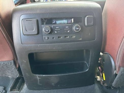 Used 2019 Chevrolet Tahoe Premier w/ Premier Plus Edition AWD/4WD image 17