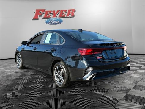 Used 2023 Kia Forte LXS w/ LXS Technology Package image 3