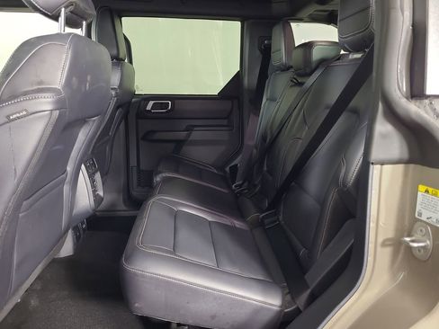 Used 2025 Ford Bronco Outer Banks image 18