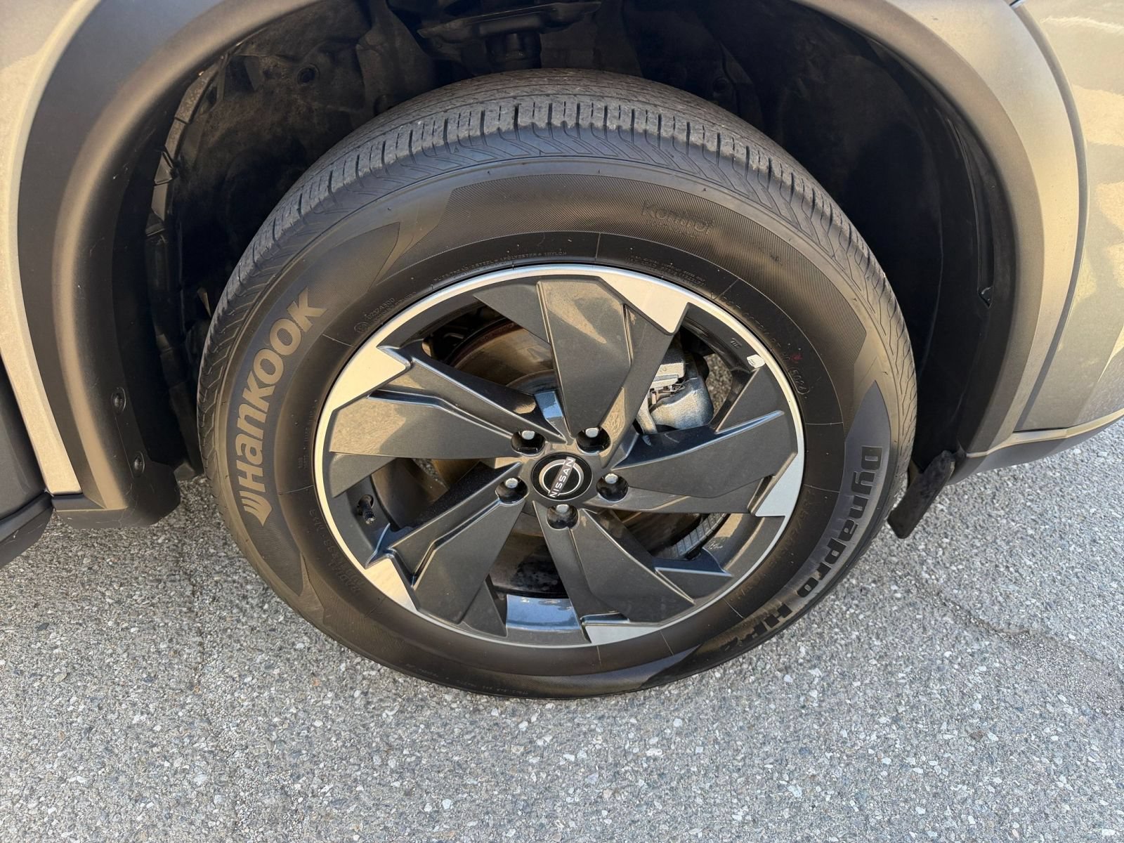 Used 2025 Nissan Rogue SV FWD image 31