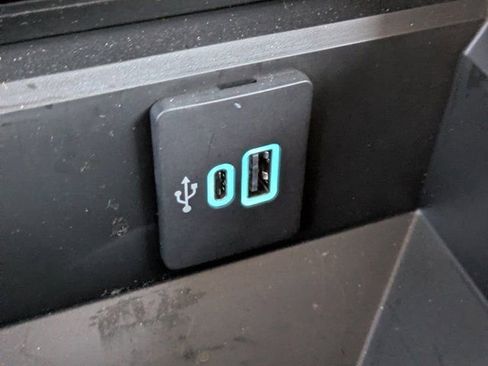 Used 2024 Ford F250 Lariat w/ Black Appearance Package image 18