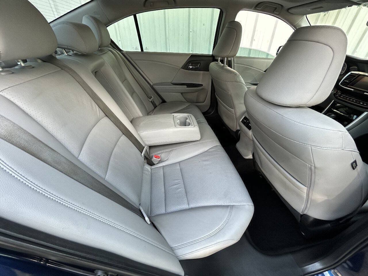 Used 2017 Honda Accord EX-L image 11
