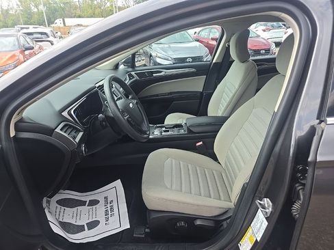 Used 2018 Ford Fusion S image 9