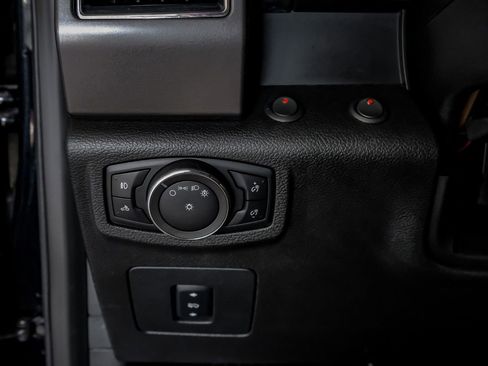 Used 2017 Ford F150 XLT w/ Equipment Group 302A Luxury AWD/4WD image 26