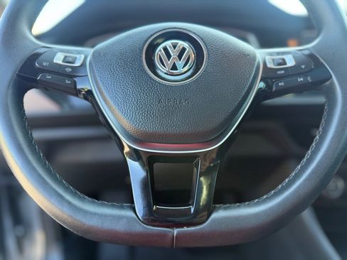 Used 2020 Volkswagen Jetta SE w/ SE Cold Weather Package FWD image 13